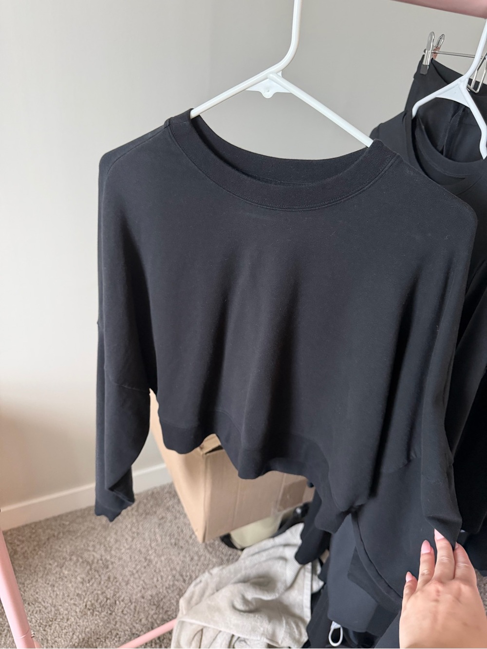 ALO cropped sway crew neck